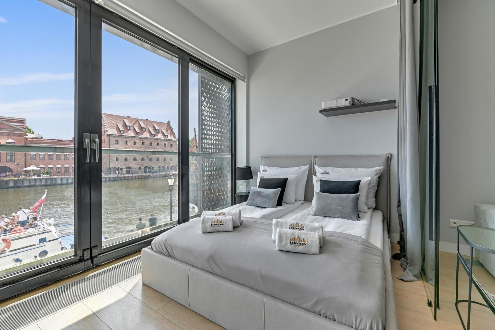 Symfonia Amazing River View Apartment By Downtown Apartments 格但斯克 外观 照片