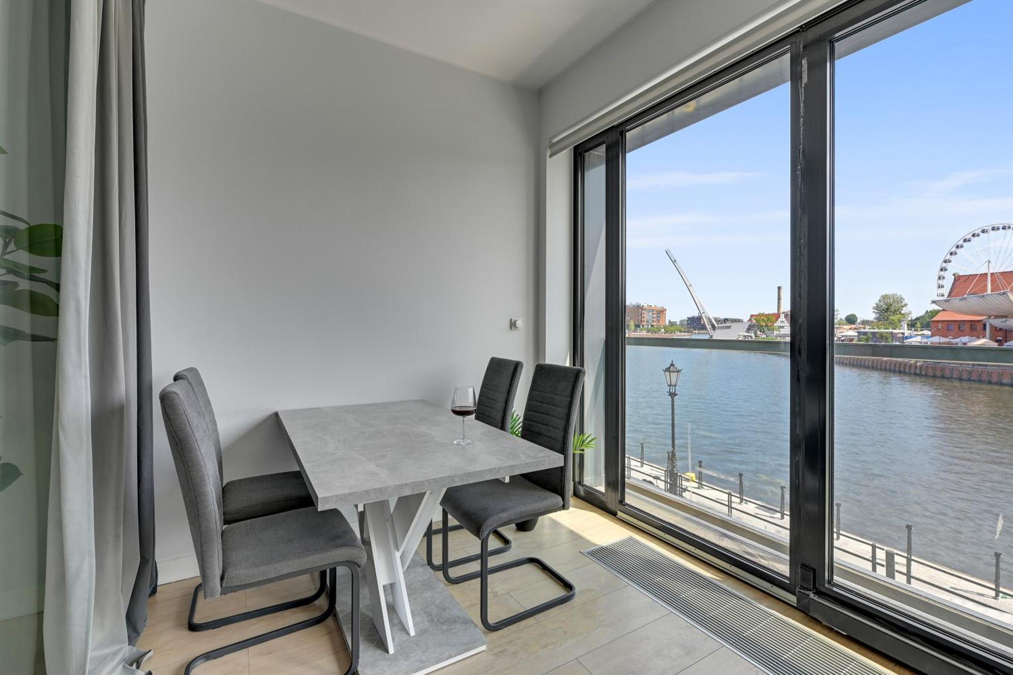 Symfonia Amazing River View Apartment By Downtown Apartments 格但斯克 外观 照片