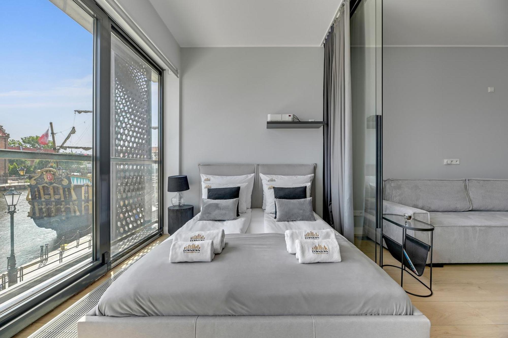 Symfonia Amazing River View Apartment By Downtown Apartments 格但斯克 外观 照片