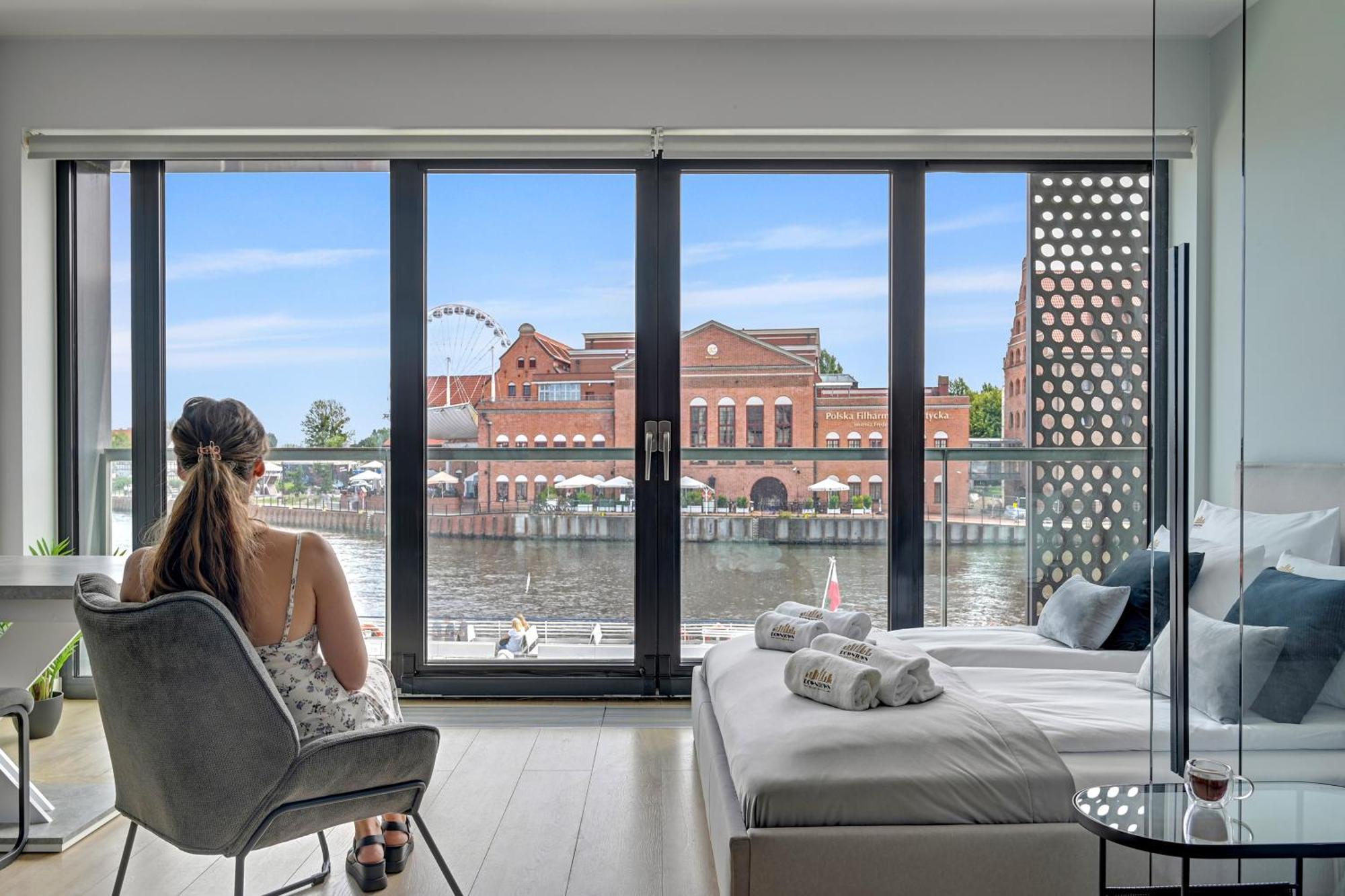 Symfonia Amazing River View Apartment By Downtown Apartments 格但斯克 外观 照片